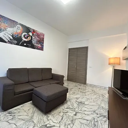 Prella House 50 Mt Da Metro B Jonio Appartamento *